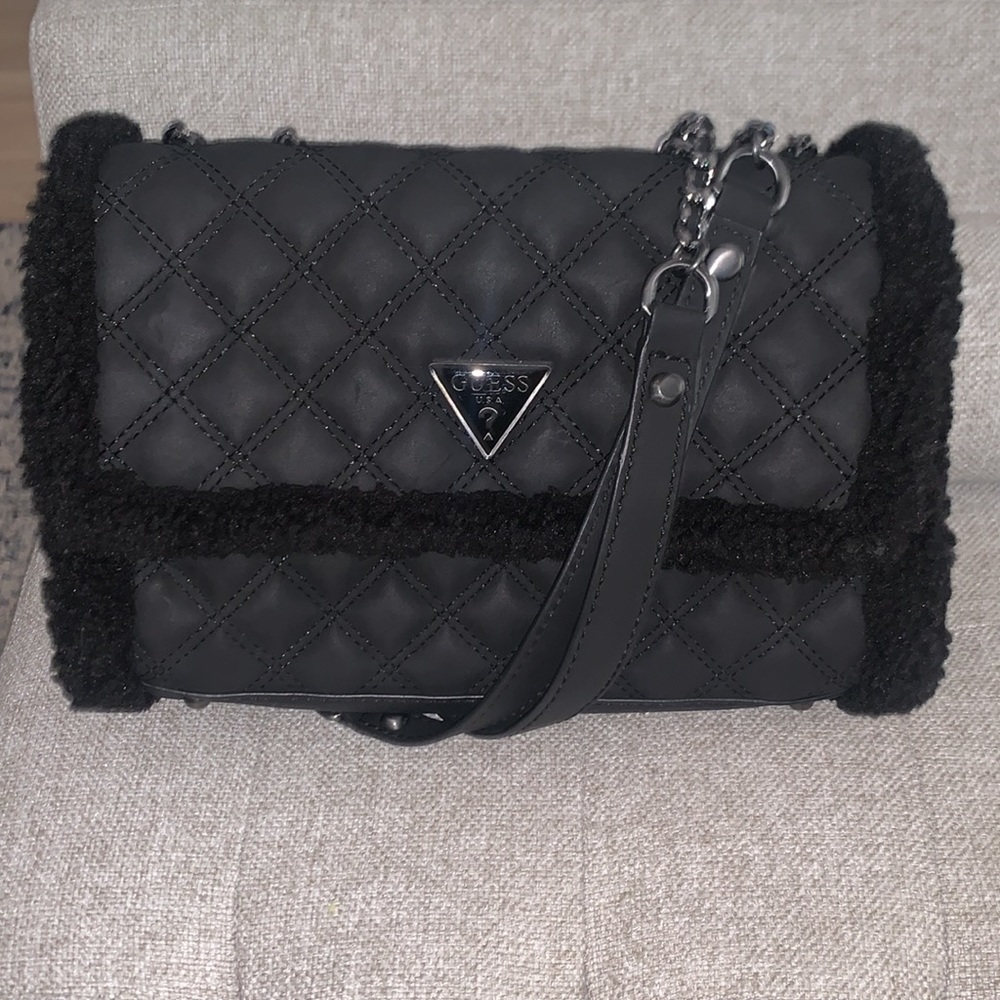 GUESS Shoulder Bag